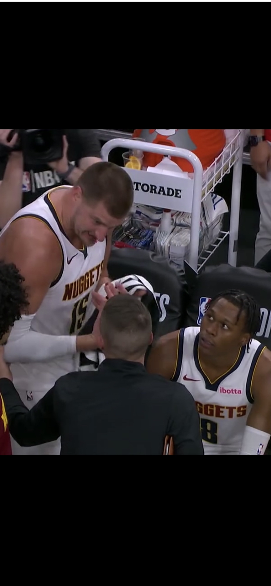 赛地聚焦——亚冠赛前热度飙升,洛杉矶快船绝杀压哨,震撼外界,更衣室氛围转暖的简单介绍 赛地聚焦——亚冠赛前热度飙升,洛杉矶快船绝杀压哨,震撼外界,更衣室氛围转暖的简单介绍