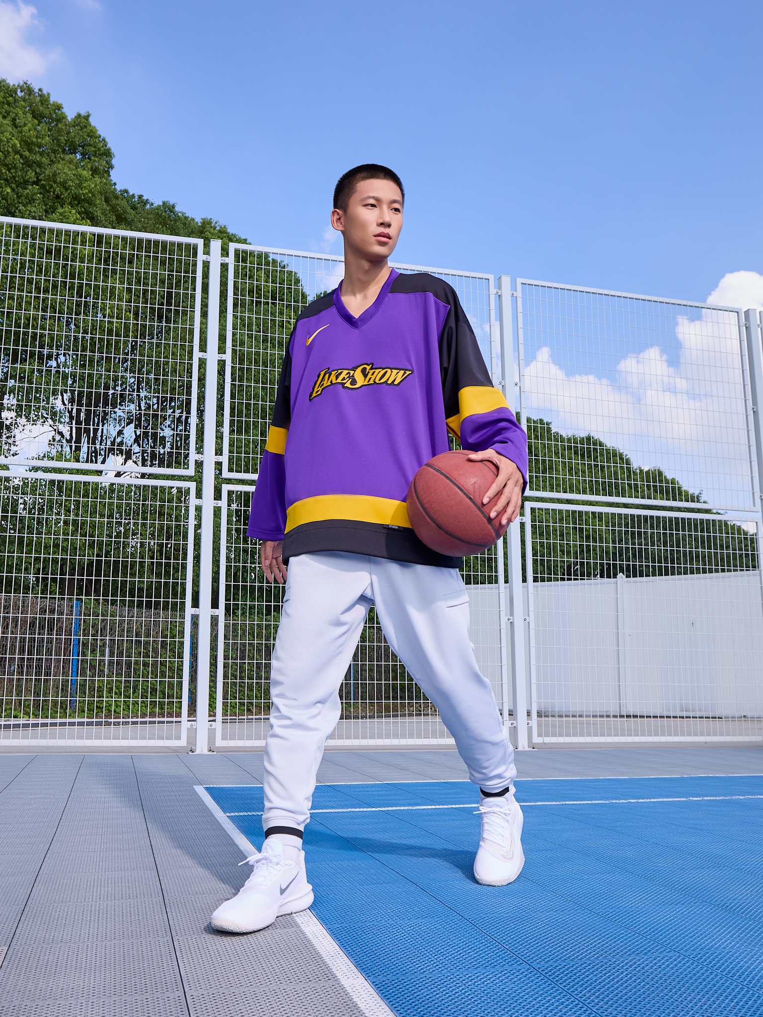 开云体育下载-洛杉矶湖人发布备战花絮；窗口期队长鼓劲；NBA常规赛任务艰巨；高层口径保持一致(洛杉矶湖人吧)