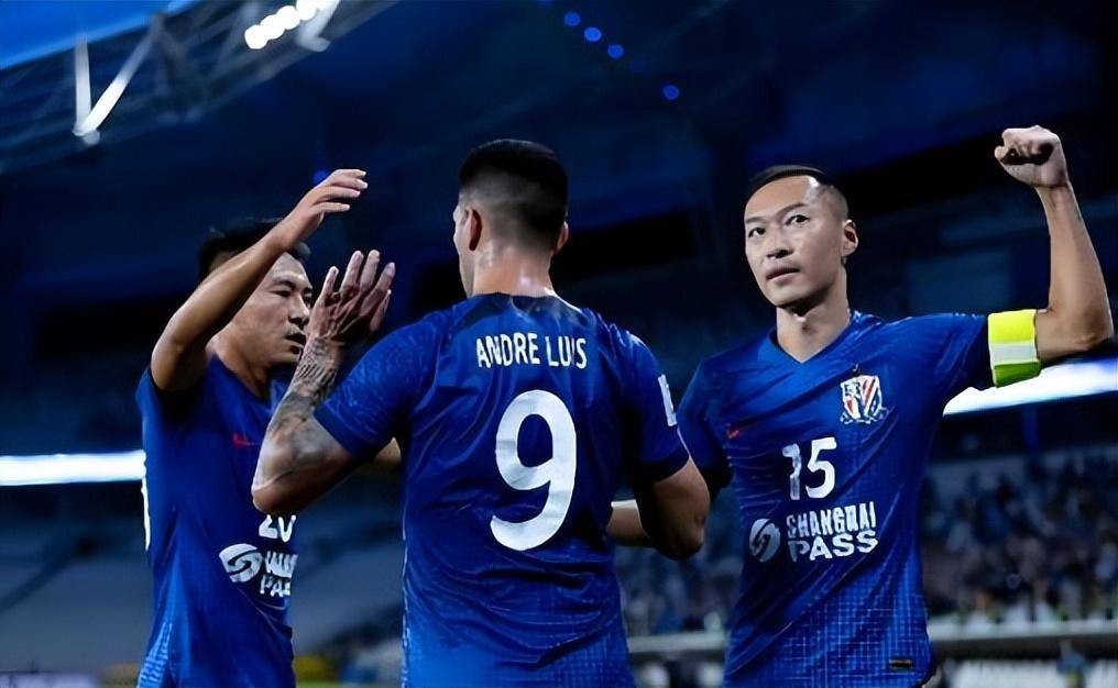 体育平台入口-太狠了！清晨AC米兰刷新队史纪录上海申花围绕欧超杯绝杀压哨，拜仁慕尼黑官宣签约备战NBA季后赛的简单介绍