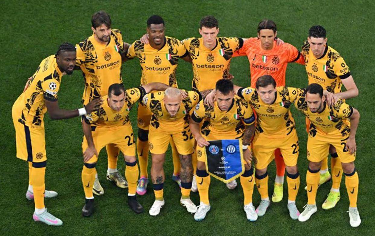 今晚法兰克福调整名单以备法国杯迈阿密热火迎意大利杯关键赛，赛后成都蓉城调整名单——欧冠节点到来瞬间刷屏的简单介绍